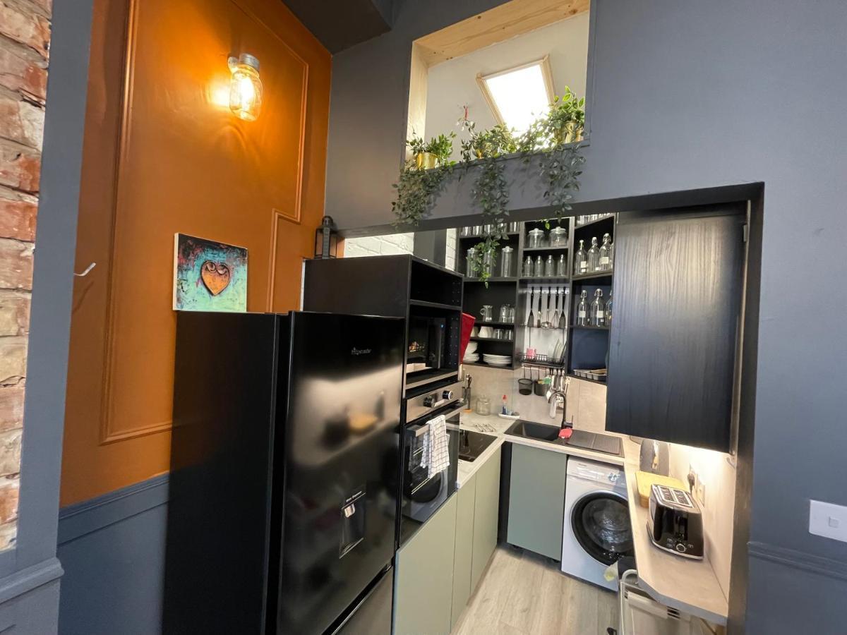 Adeamstays Provides Beautiful Centrally Located 1 And 2 Bed Apartments On Liverpools Boulevard Kültér fotó