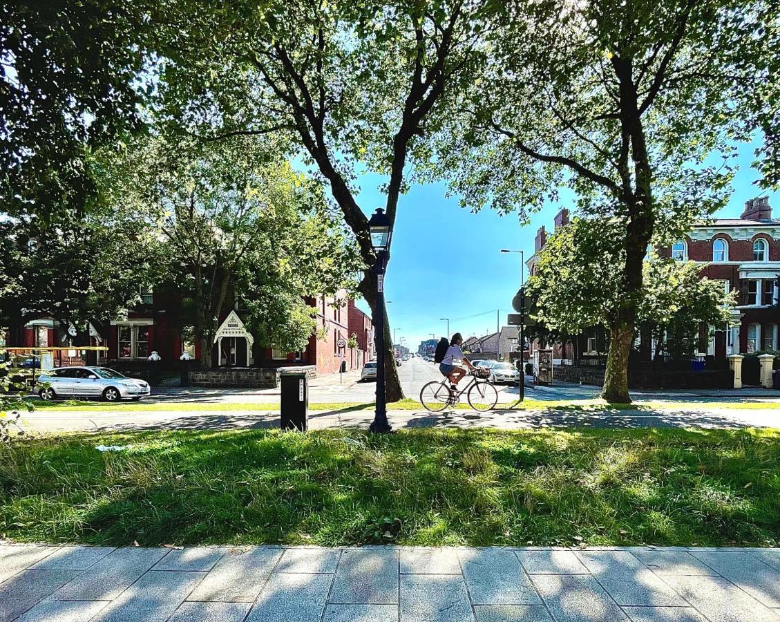 Adeamstays Provides Beautiful Centrally Located 1 And 2 Bed Apartments On Liverpools Boulevard Kültér fotó
