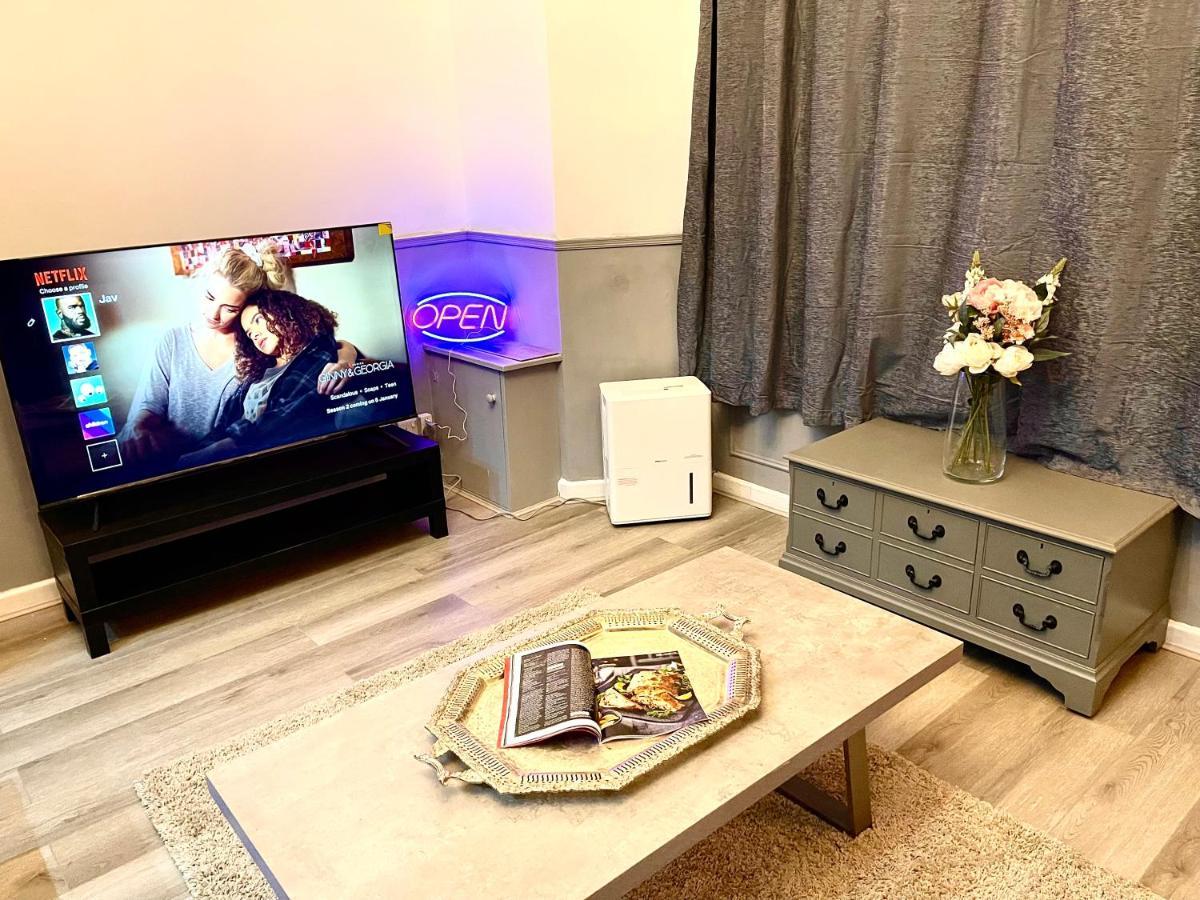 Adeamstays Provides Beautiful Centrally Located 1 And 2 Bed Apartments On Liverpools Boulevard Kültér fotó