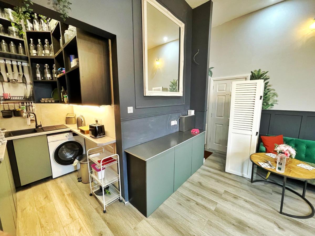 Adeamstays Provides Beautiful Centrally Located 1 And 2 Bed Apartments On Liverpools Boulevard Kültér fotó
