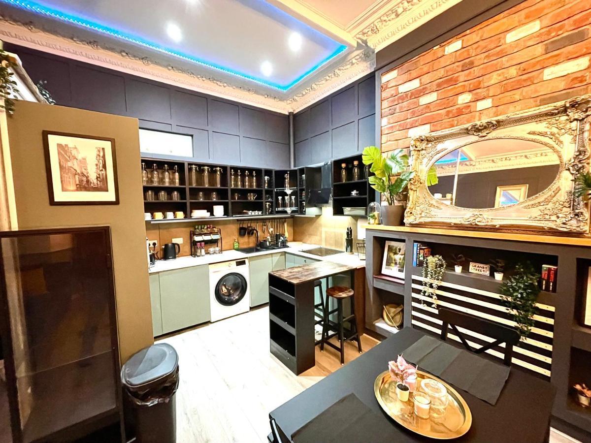 Adeamstays Provides Beautiful Centrally Located 1 And 2 Bed Apartments On Liverpools Boulevard Kültér fotó