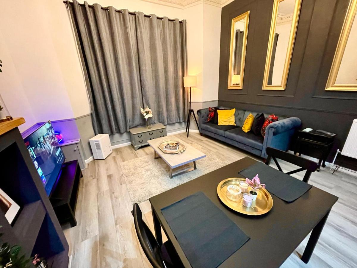 Adeamstays Provides Beautiful Centrally Located 1 And 2 Bed Apartments On Liverpools Boulevard Kültér fotó