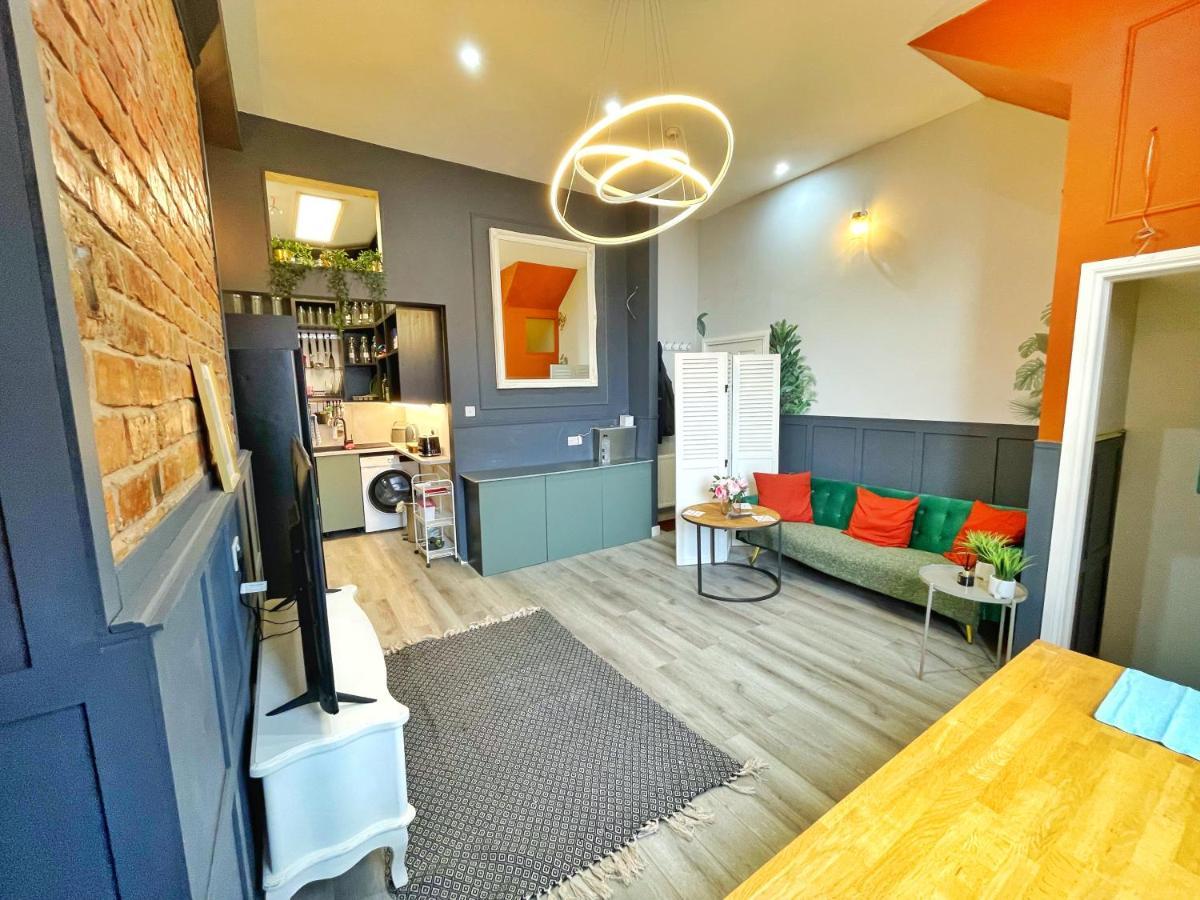 Adeamstays Provides Beautiful Centrally Located 1 And 2 Bed Apartments On Liverpools Boulevard Kültér fotó