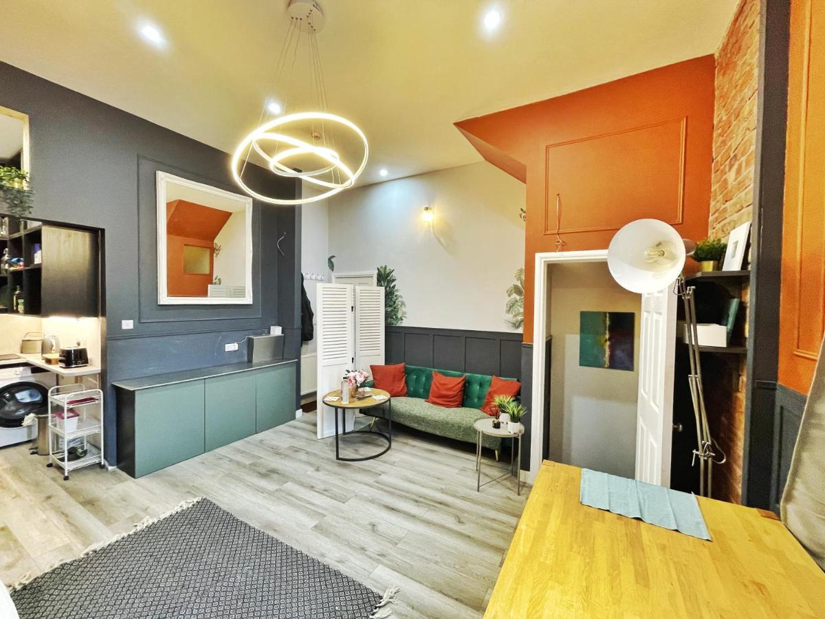 Adeamstays Provides Beautiful Centrally Located 1 And 2 Bed Apartments On Liverpools Boulevard Kültér fotó