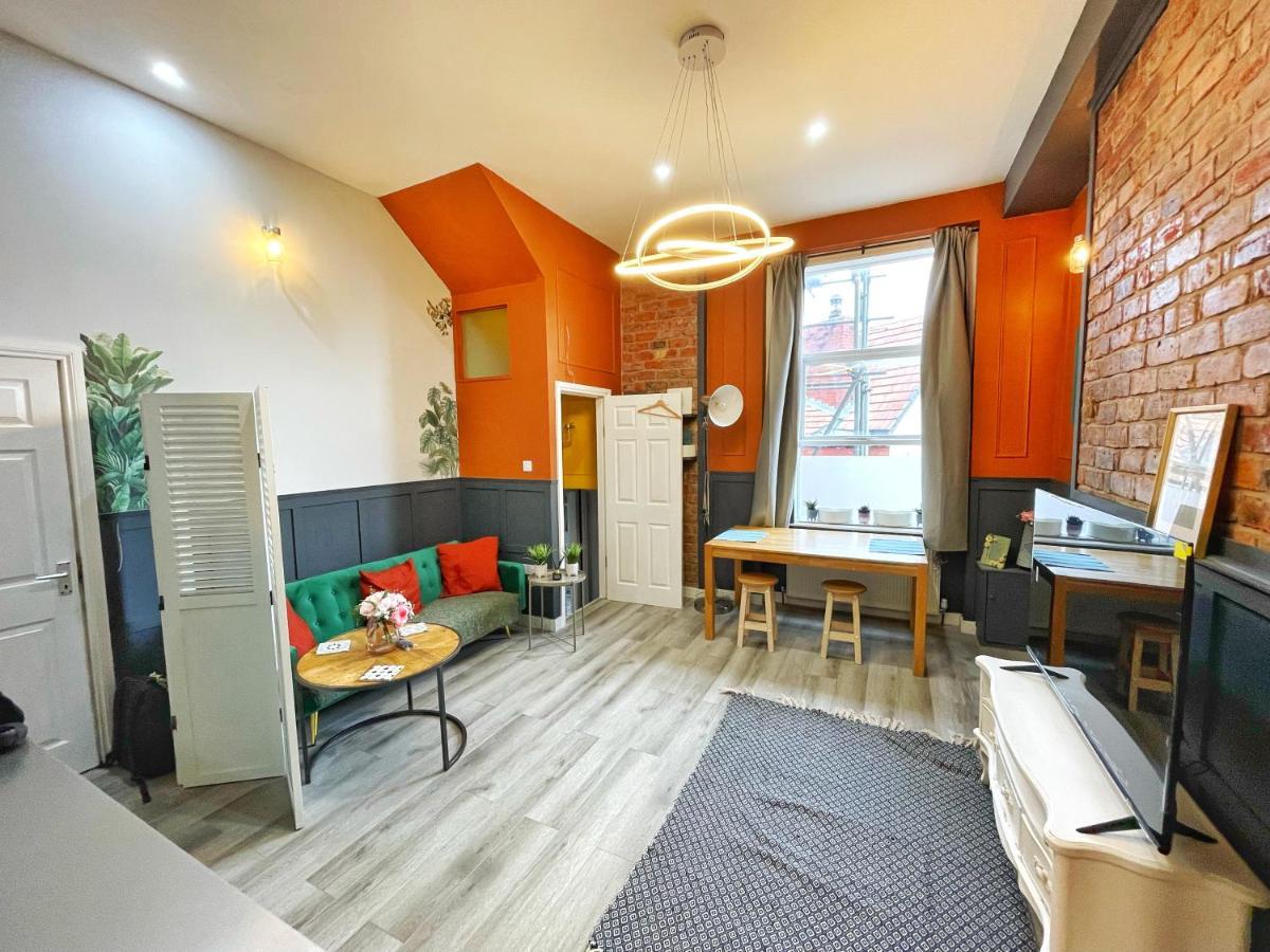 Adeamstays Provides Beautiful Centrally Located 1 And 2 Bed Apartments On Liverpools Boulevard Kültér fotó