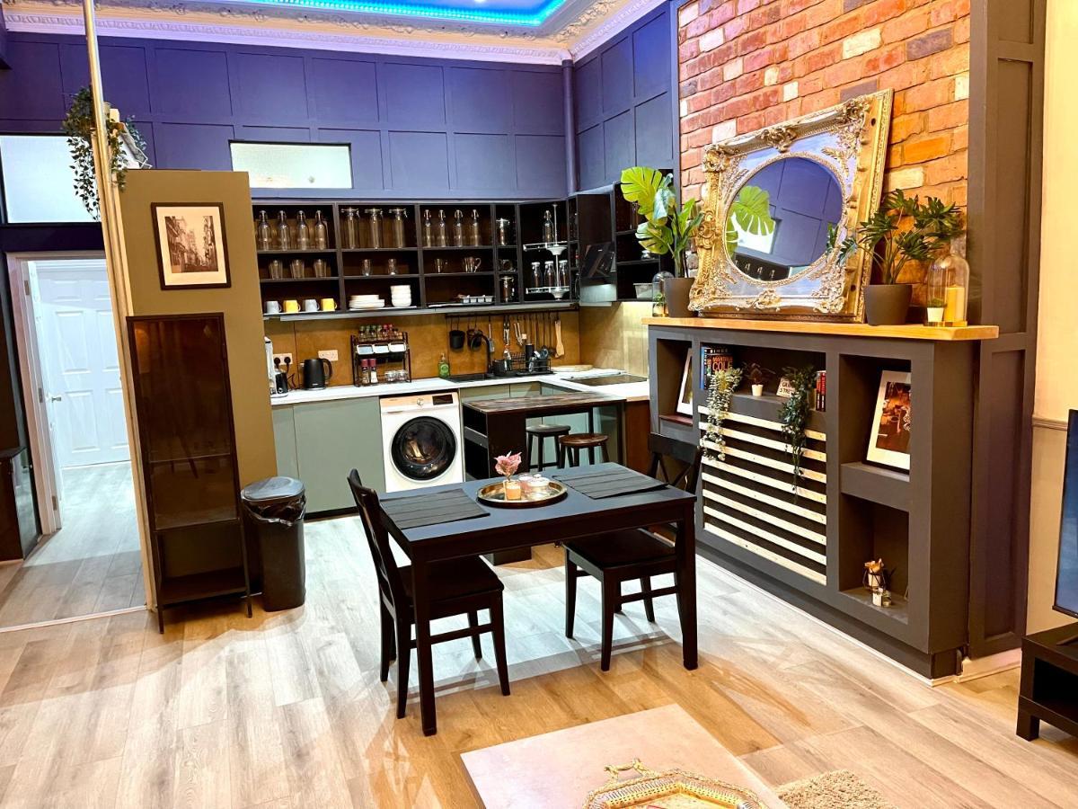 Adeamstays Provides Beautiful Centrally Located 1 And 2 Bed Apartments On Liverpools Boulevard Kültér fotó