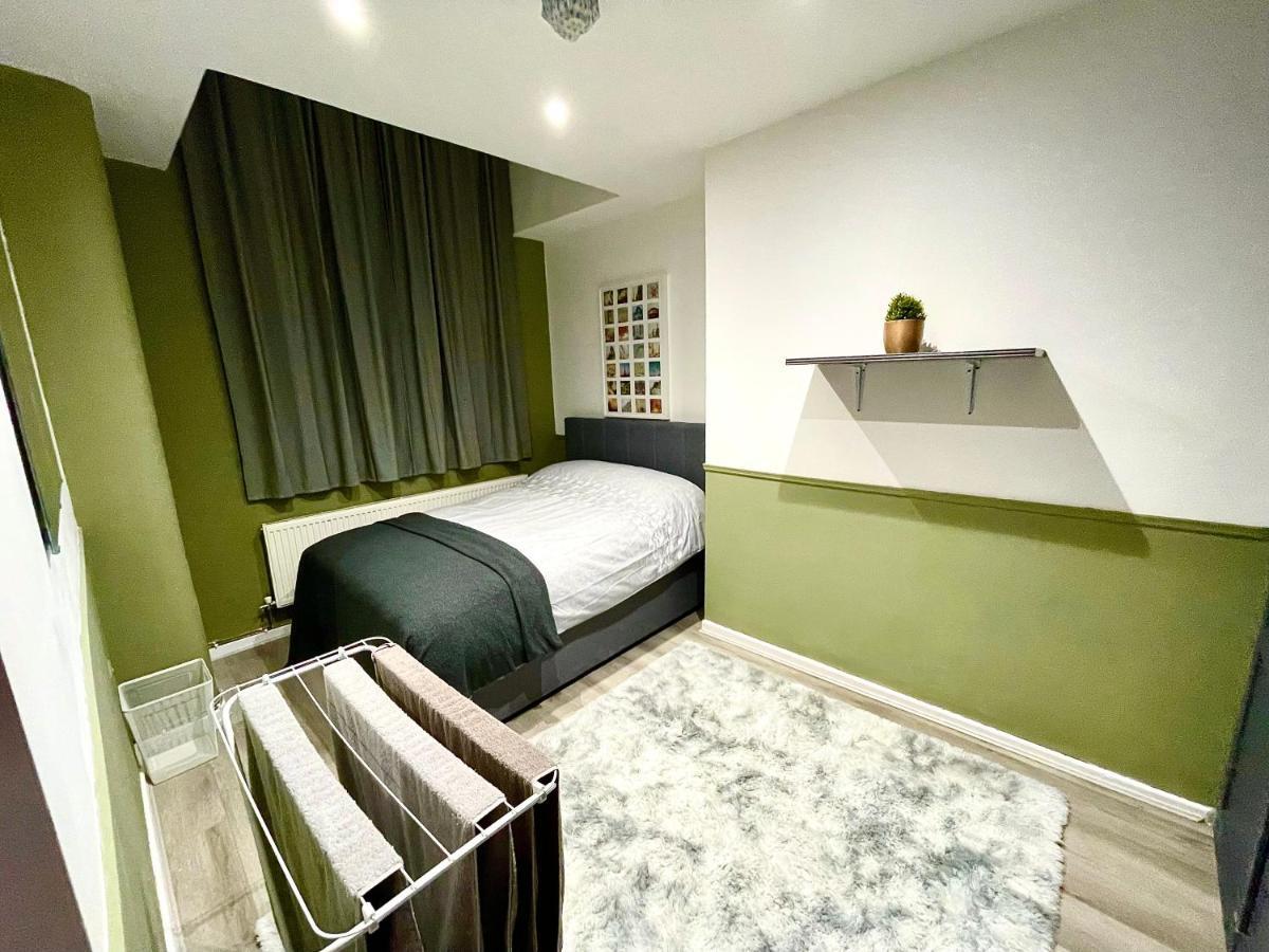Adeamstays Provides Beautiful Centrally Located 1 And 2 Bed Apartments On Liverpools Boulevard Kültér fotó
