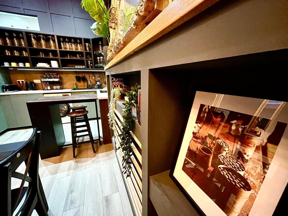 Adeamstays Provides Beautiful Centrally Located 1 And 2 Bed Apartments On Liverpools Boulevard Kültér fotó