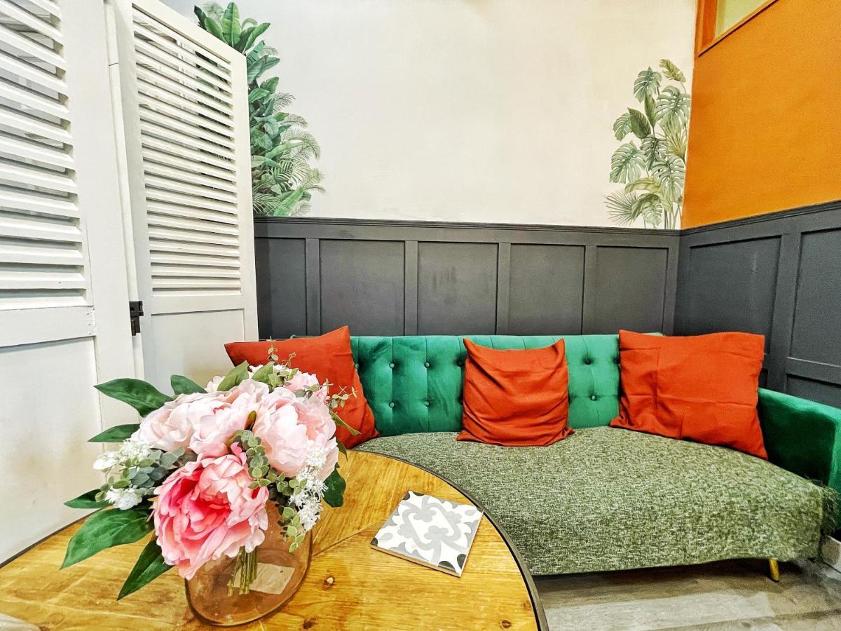 Adeamstays Provides Beautiful Centrally Located 1 And 2 Bed Apartments On Liverpools Boulevard Kültér fotó