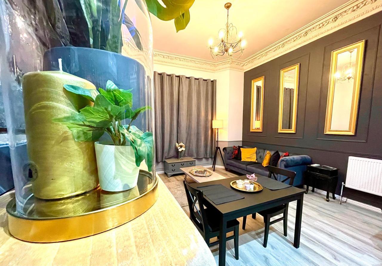 Adeamstays Provides Beautiful Centrally Located 1 And 2 Bed Apartments On Liverpools Boulevard Kültér fotó