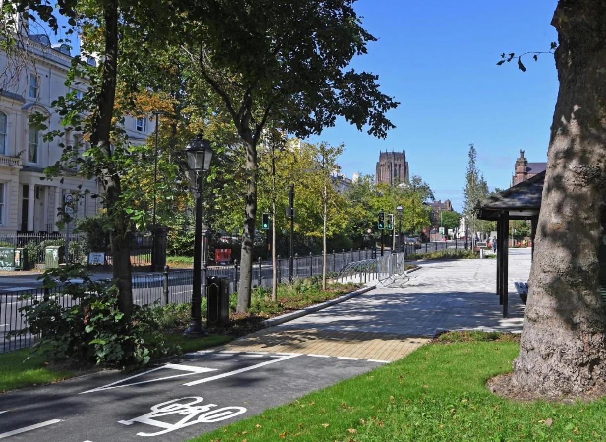 Adeamstays Provides Beautiful Centrally Located 1 And 2 Bed Apartments On Liverpools Boulevard Kültér fotó