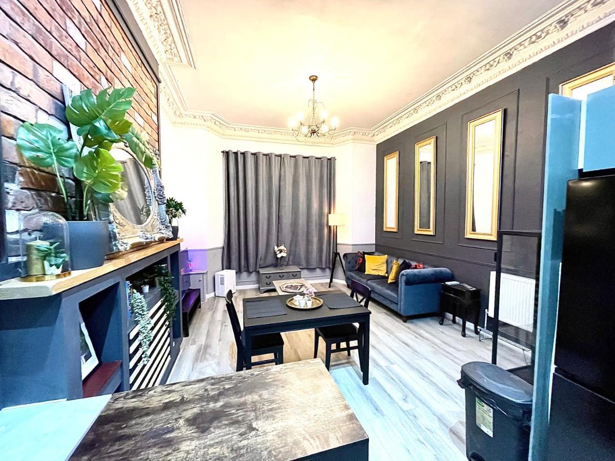 Adeamstays Provides Beautiful Centrally Located 1 And 2 Bed Apartments On Liverpools Boulevard Kültér fotó