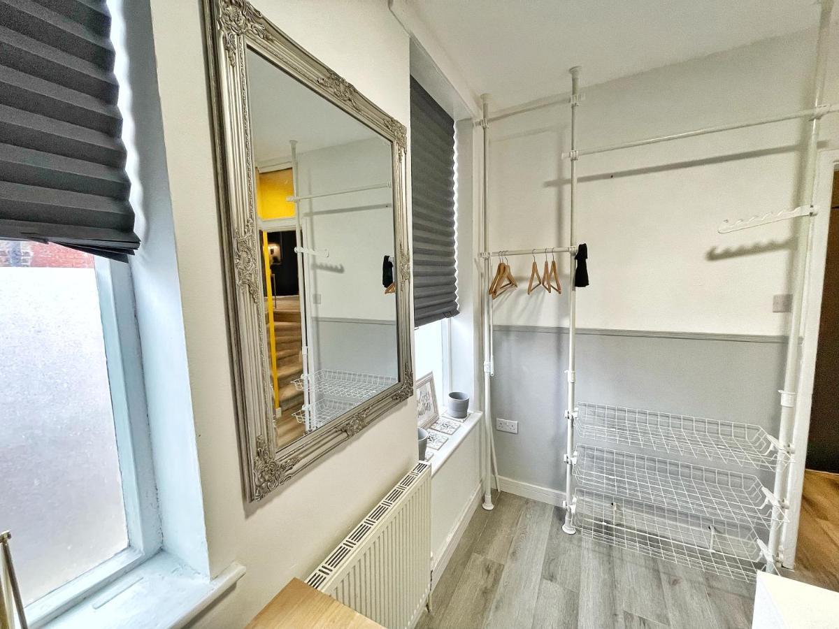 Adeamstays Provides Beautiful Centrally Located 1 And 2 Bed Apartments On Liverpools Boulevard Kültér fotó