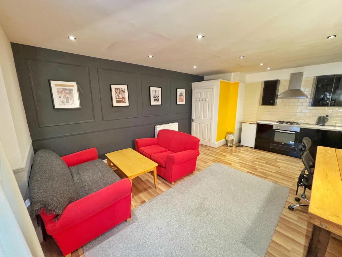 Adeamstays Provides Beautiful Centrally Located 1 And 2 Bed Apartments On Liverpools Boulevard Kültér fotó