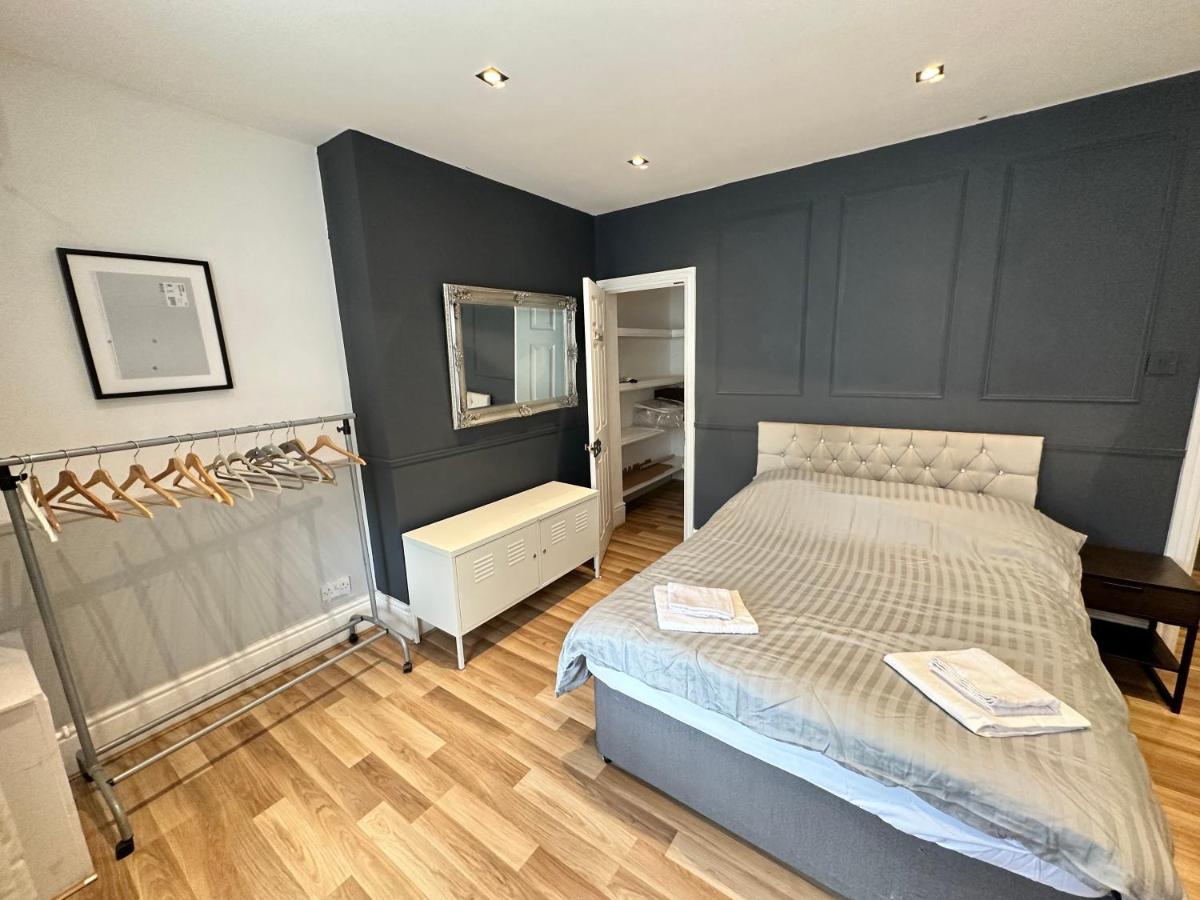 Adeamstays Provides Beautiful Centrally Located 1 And 2 Bed Apartments On Liverpools Boulevard Kültér fotó