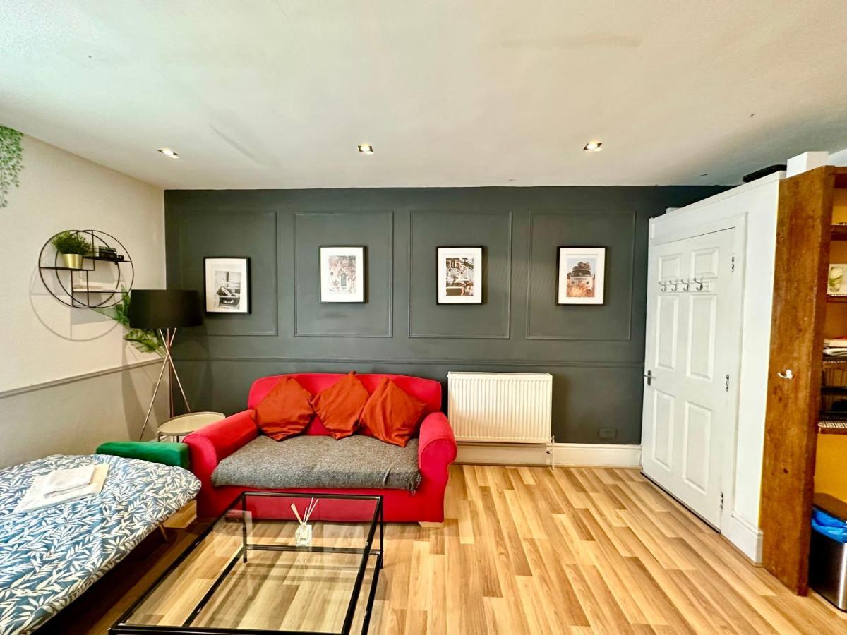 Adeamstays Provides Beautiful Centrally Located 1 And 2 Bed Apartments On Liverpools Boulevard Kültér fotó